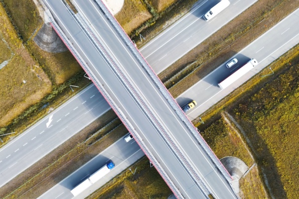 taxe-sur-la-distance-parcourue-sur-le-reseau-autoroutier-concede :-on-en-sait-plus !