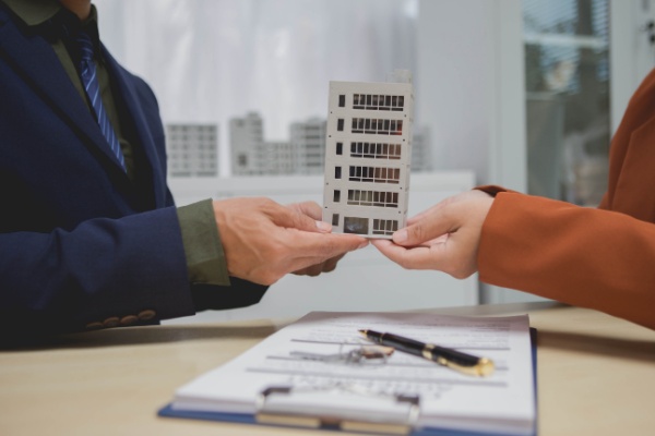 acquisition-temporaire-de-biens-en-copropriete-a-renover-:-quelle-revente-possible-?